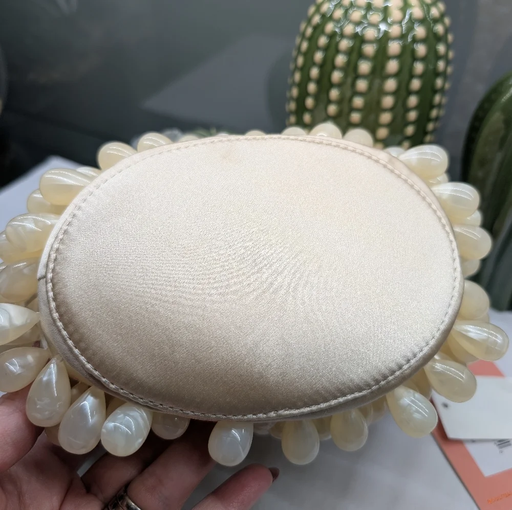 Cult Gaia NWT Ivory Gia Shoulder Bag - Picture 5 of 8